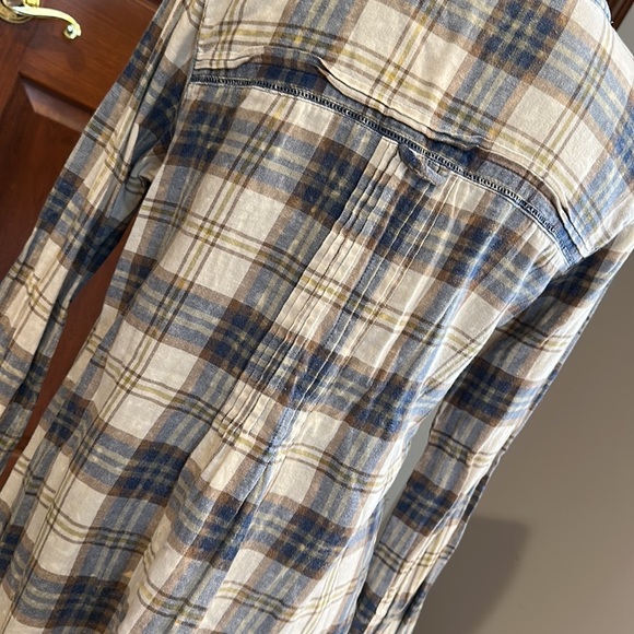 Flannel pleated button up long sleeve top - Picture 4 of 4